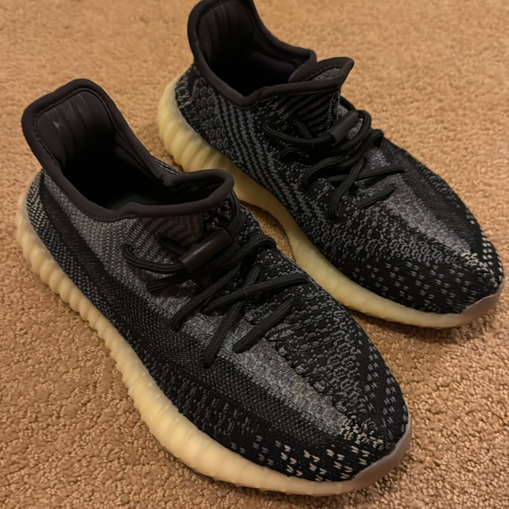 Authentic Yeezy 350 size 4.5
